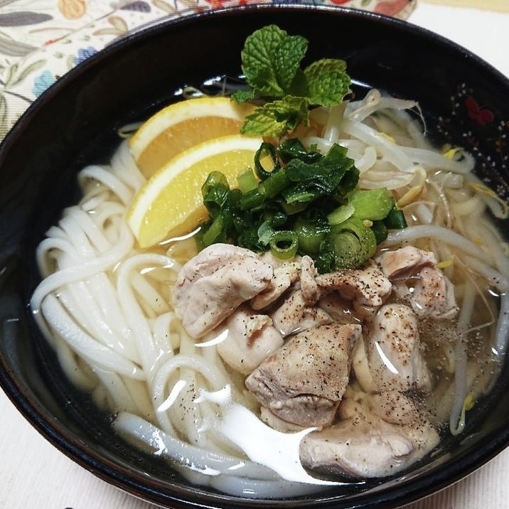 自宅で簡単!お手軽鶏出汁のフォー